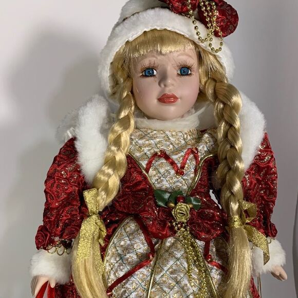 Vanessa Christmas Doll - Picture 2 of 9
